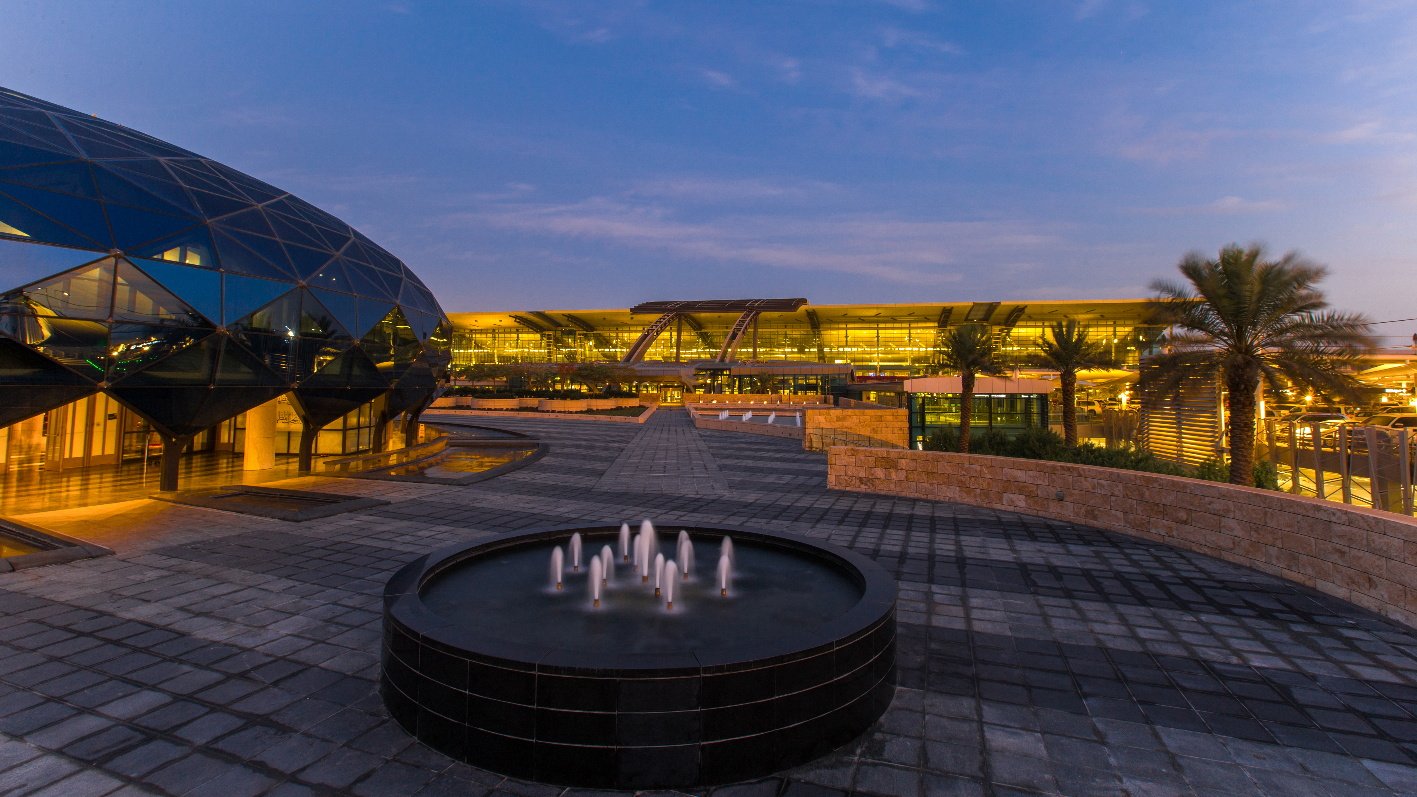 Hamad International Airport Signs Memorandum of Understanding with the Ministry of Municipality and Environment to Achieve Environmental Sustainability